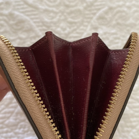 Kate Spade large gold metallic zip around wallet w/ cranberry and pink interior - Picture 14 of 16